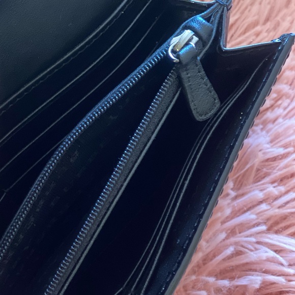 Authentic Burberry wallet. - Picture 2 of 4